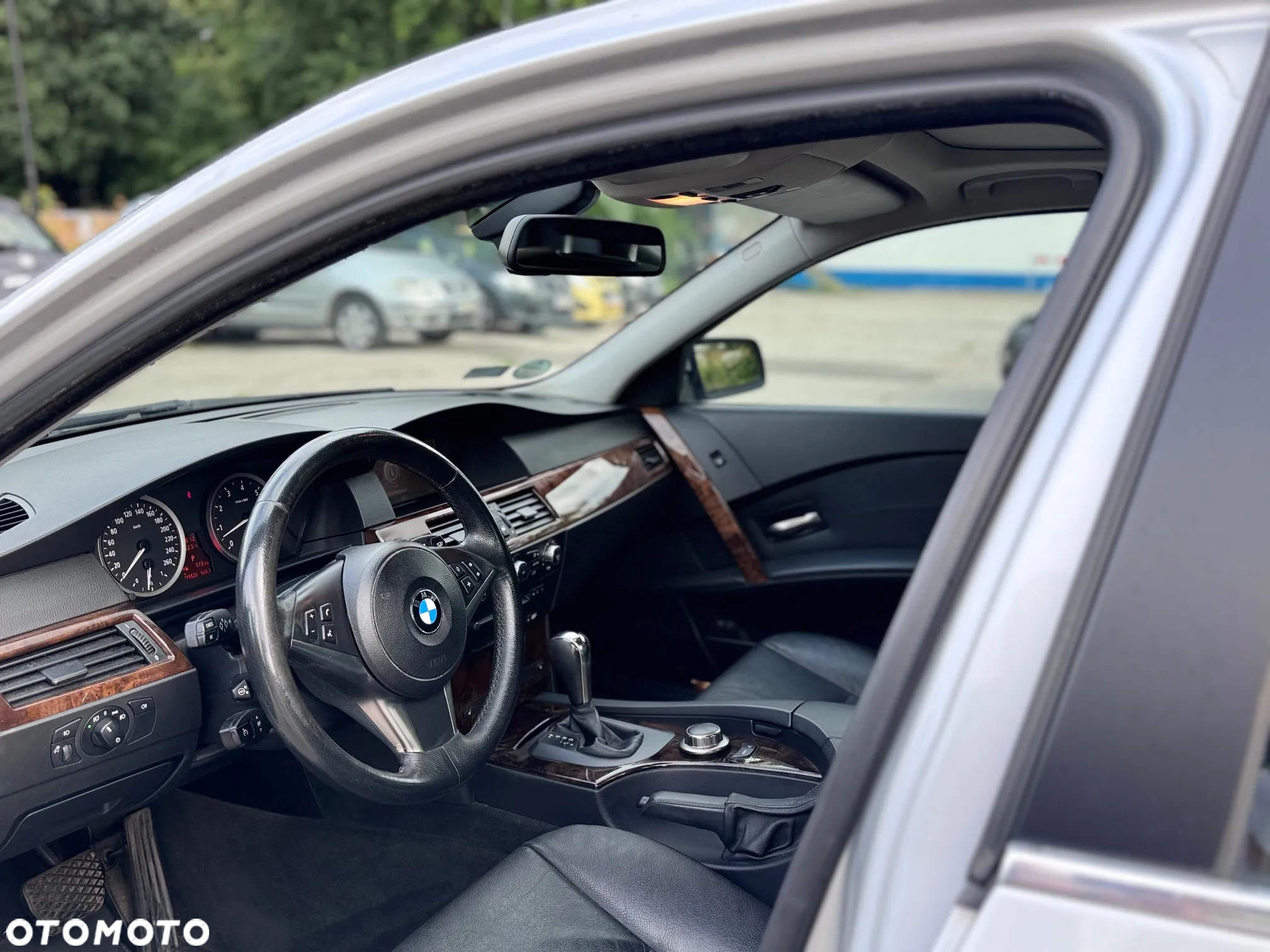 BMW Seria 5 530i - 27