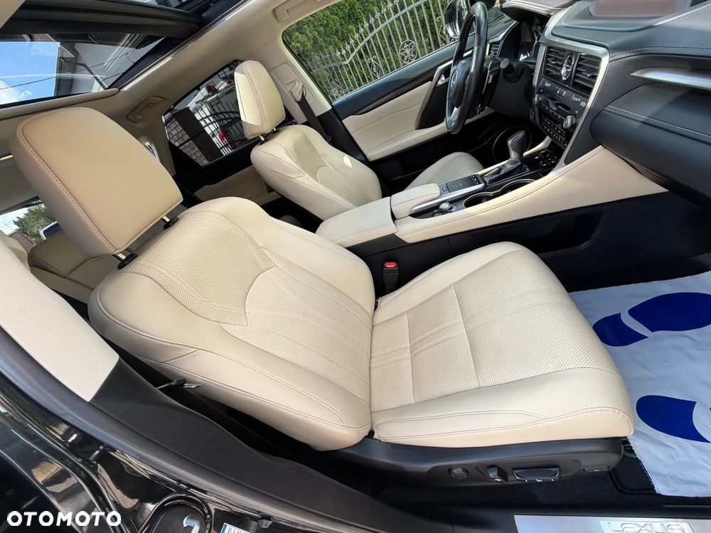 Lexus RX 450h Omotenashi - 12