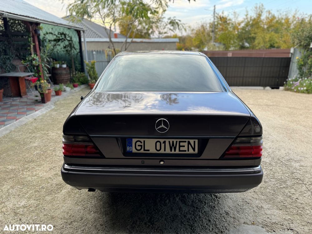 Mercedes-Benz W124 - 12