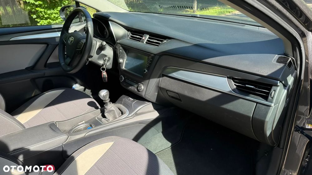 Toyota Avensis 1.8 Premium - 7