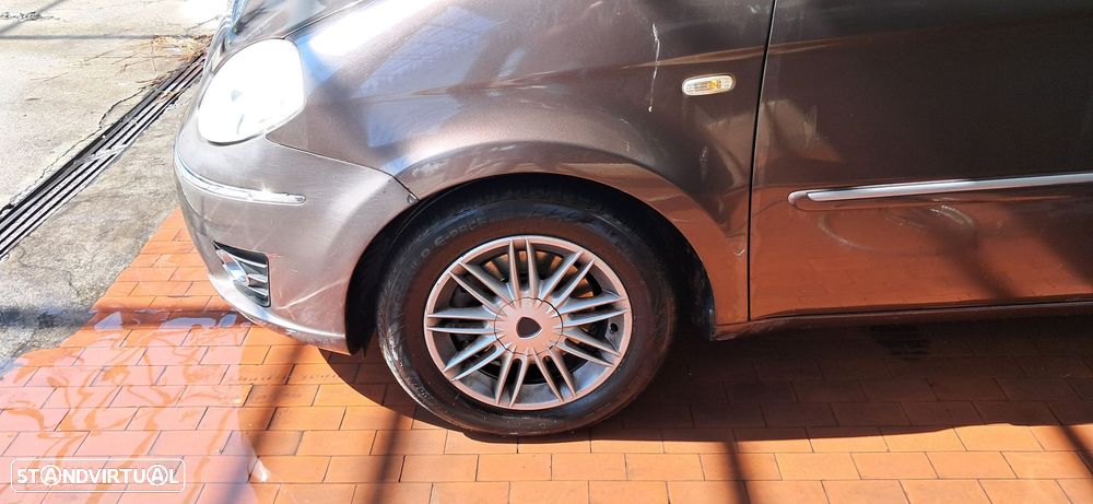 Lancia Musa 1.6 16V M-jet Platino - 2