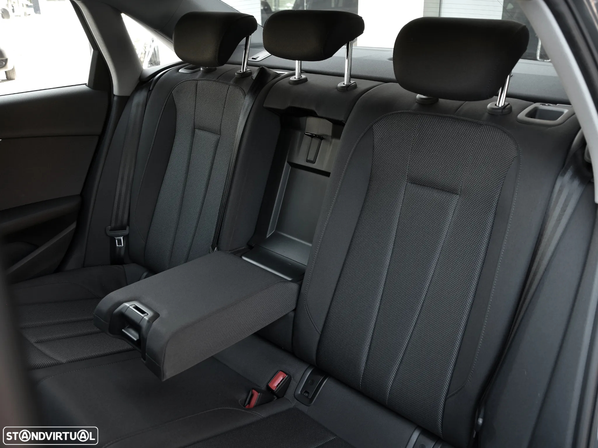 Audi A4 35 TDI S tronic - 9