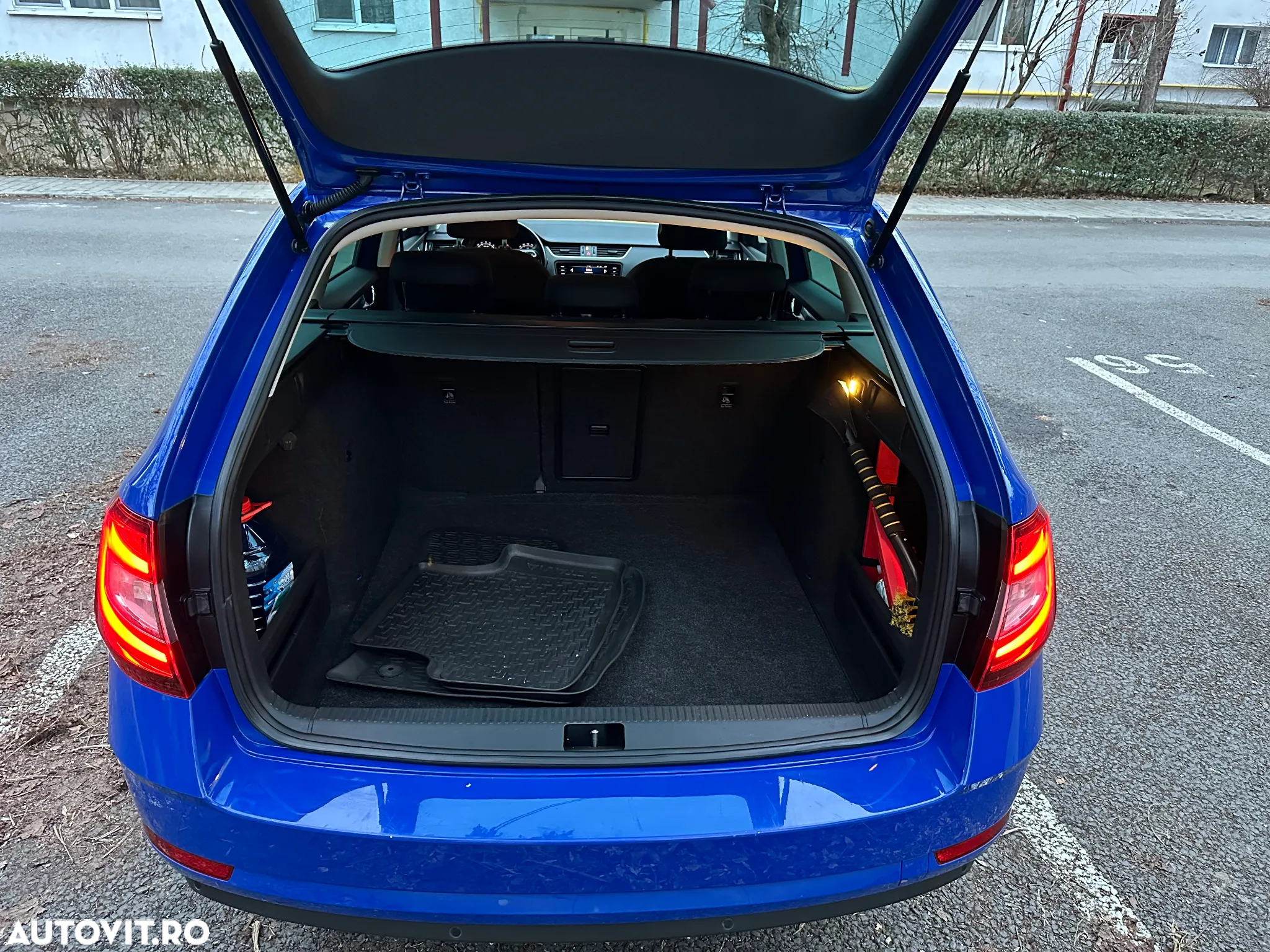 Skoda Octavia 2.0 TDI DSG Style - 12