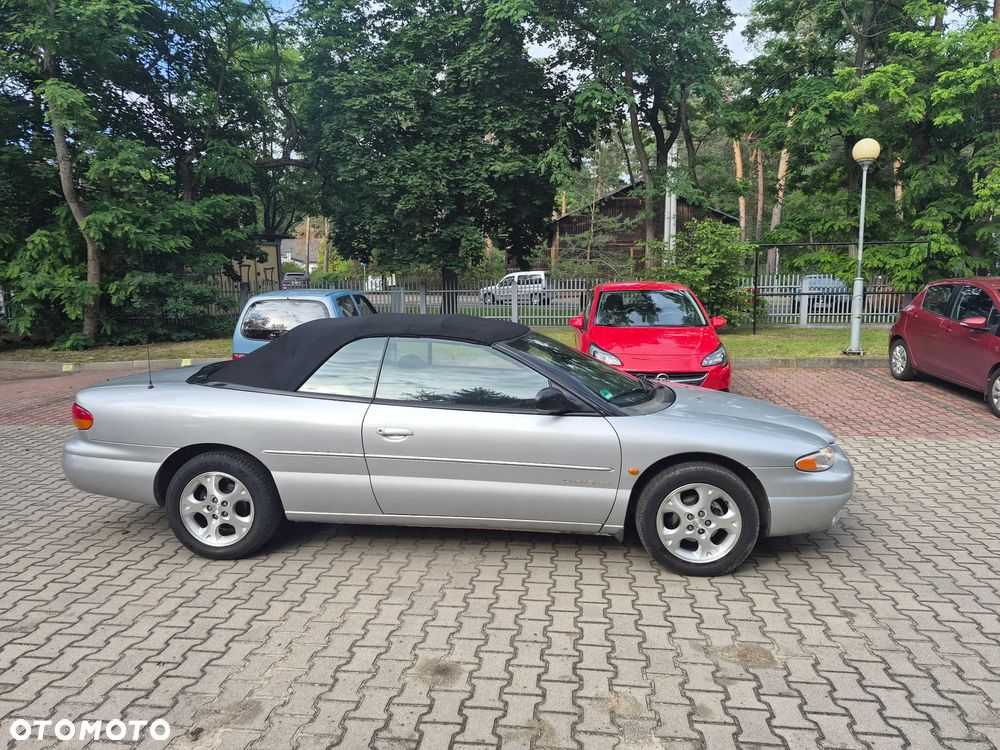 Chrysler Stratus - 5