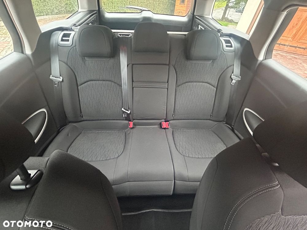 Citroën C5 2.0 HDi Confort - 8