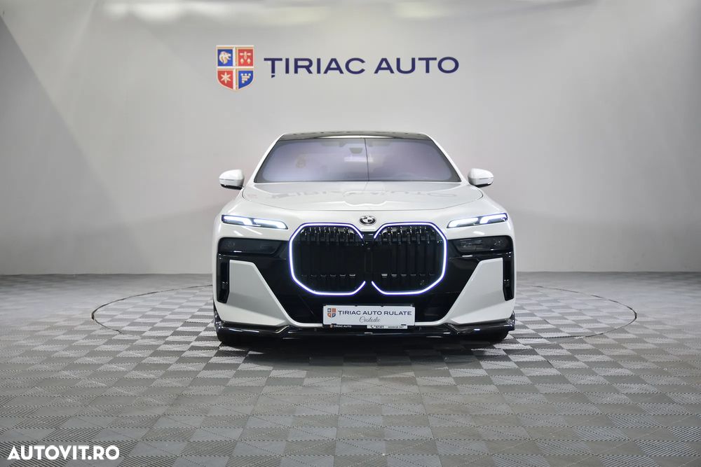 BMW Seria 7 740d xDrive MHEV - 9