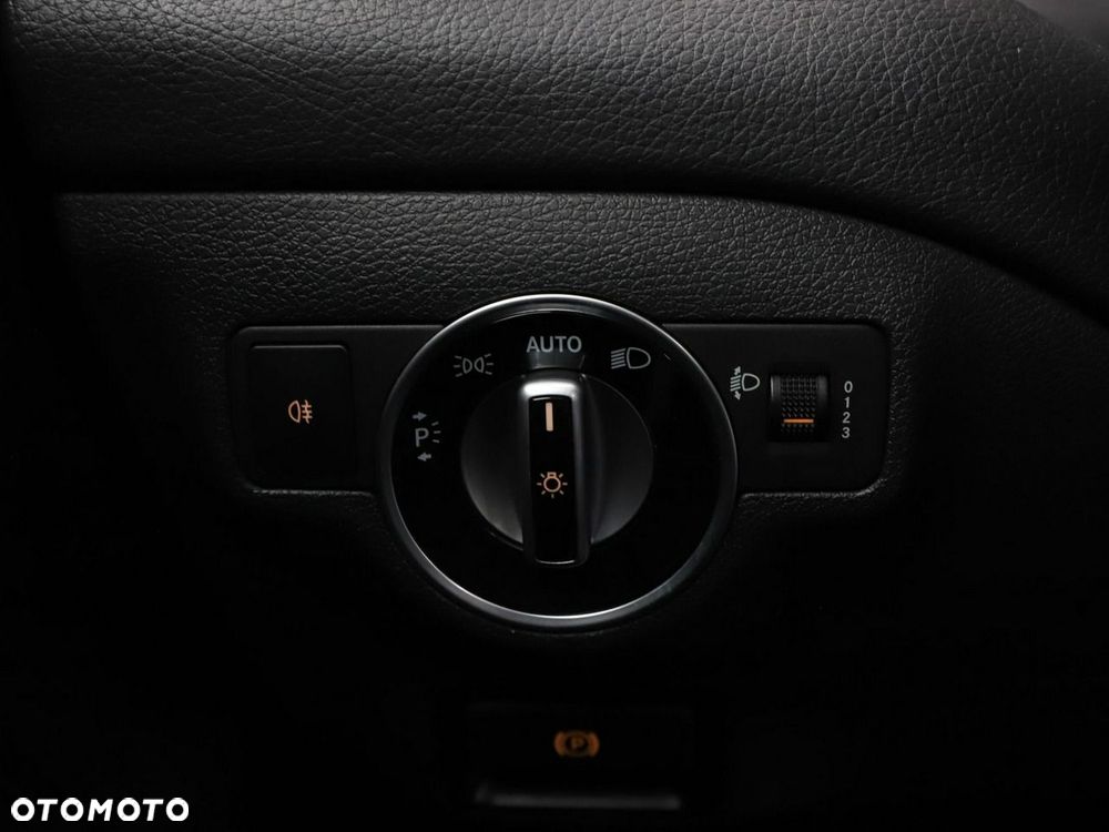 Mercedes-Benz GLA 200 Style - 29