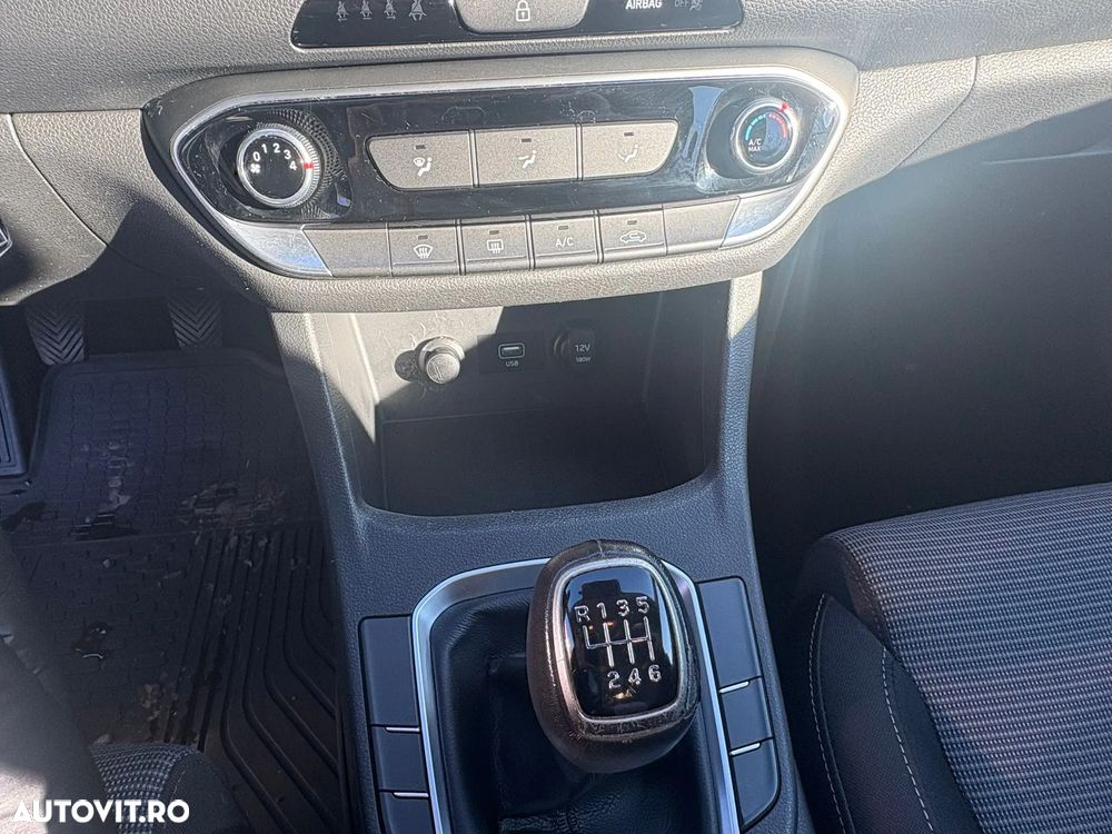 Hyundai i30 1.5 110CP 5DR M/T Comfort - 10