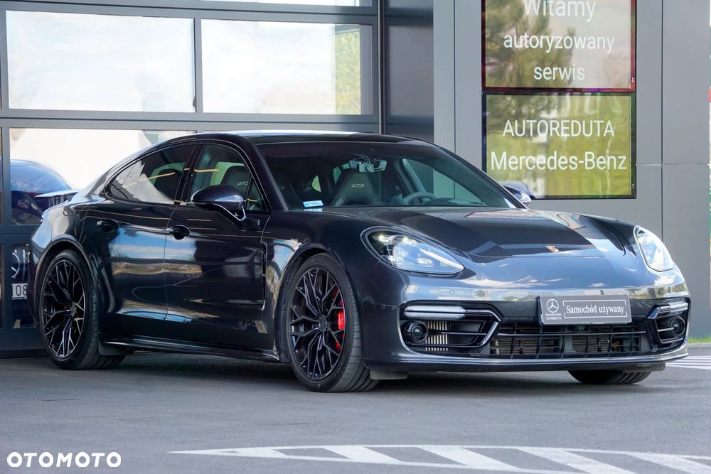 Porsche Panamera GTS - 4