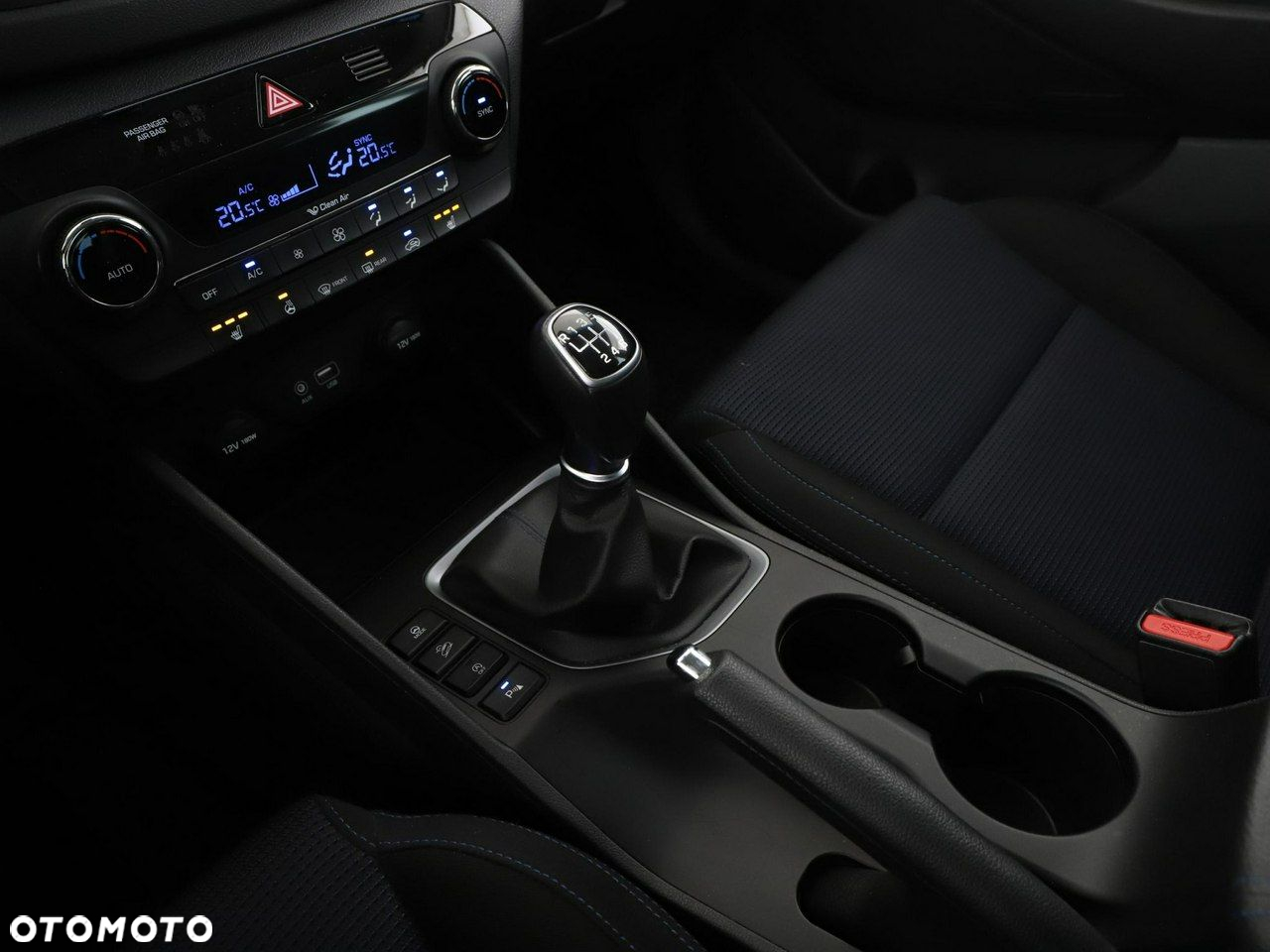 Hyundai Tucson 1.7 CRDI BlueDrive Style 2WD - 29