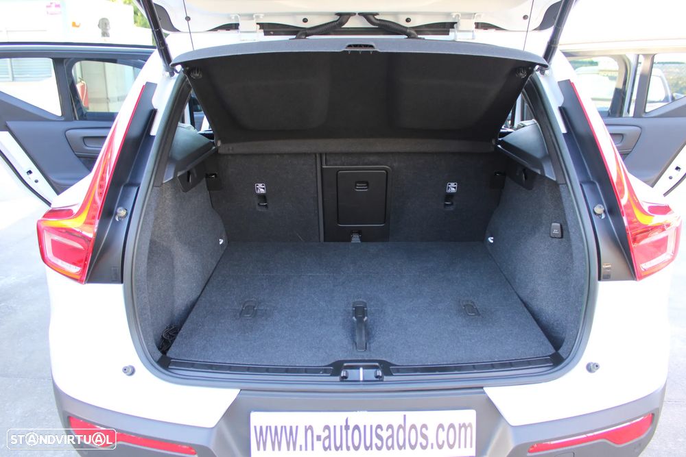 Volvo XC 40 1.5 T2 Plus Dark Auto - 52