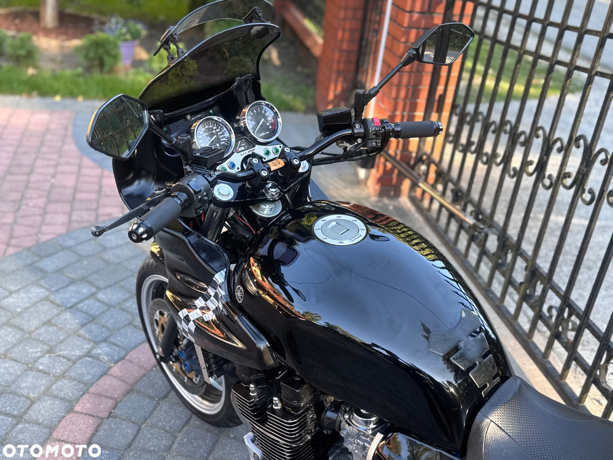 Yamaha XJR - 15
