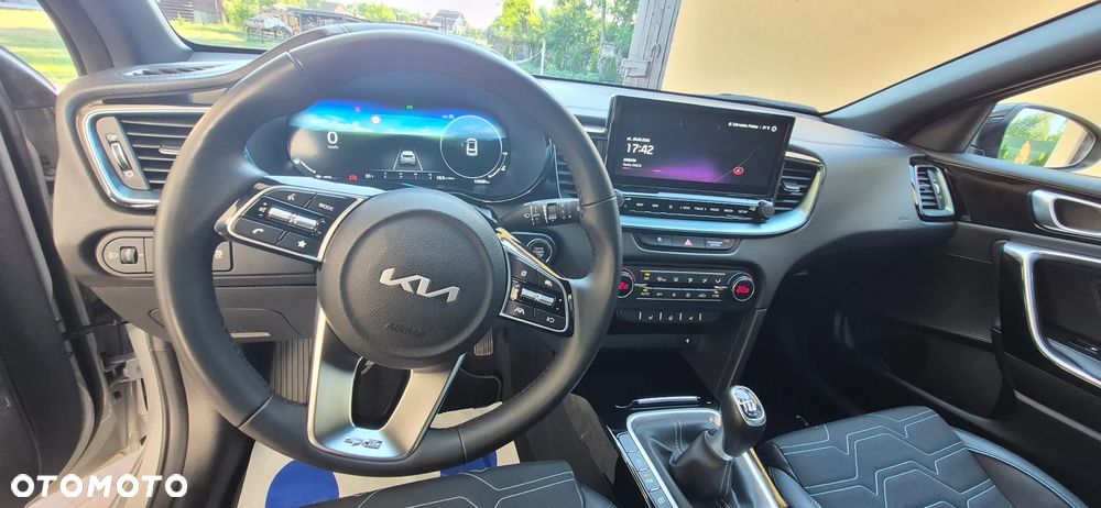 Kia Ceed 1.0 T-GDI 100 OPF Ultimate Edition - 11