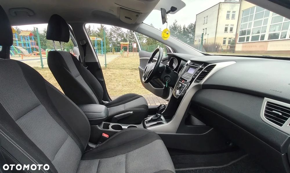 Hyundai i30 1.6 Comfort - 21