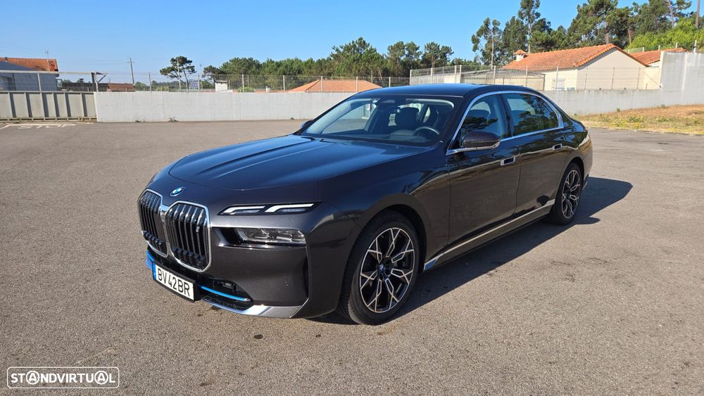 BMW i7 - 1