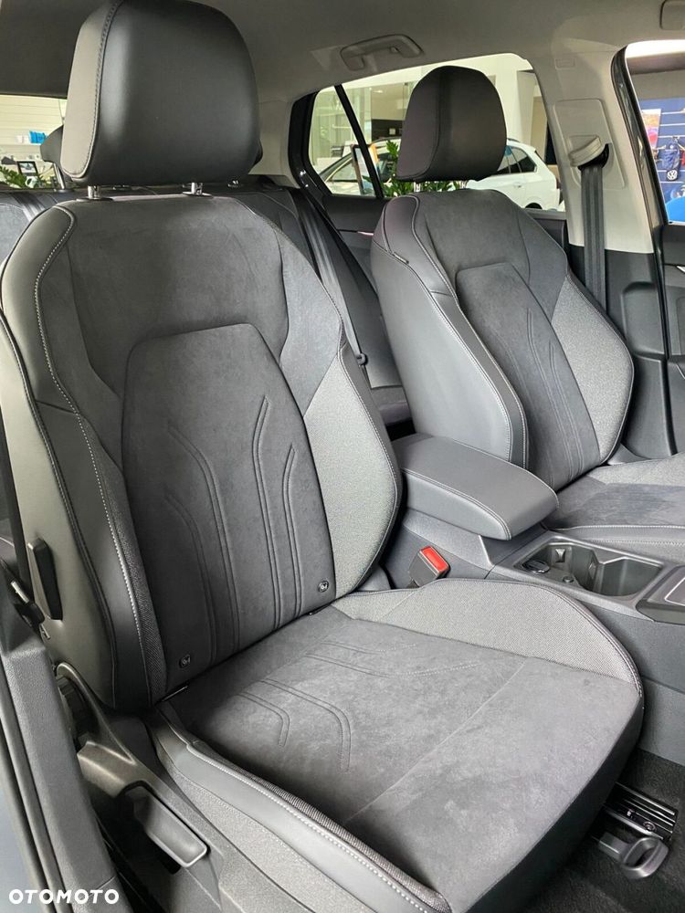 Volkswagen Golf - 10
