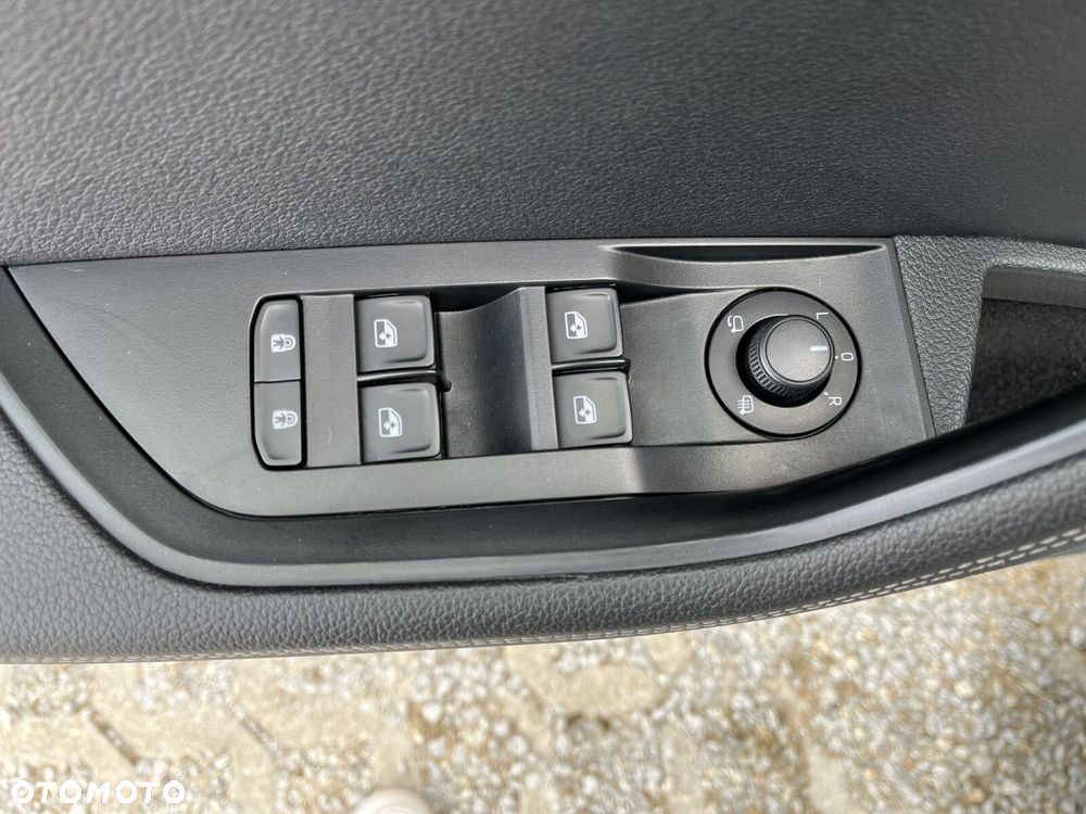 Skoda Superb 2.0 TSI Style DSG - 25