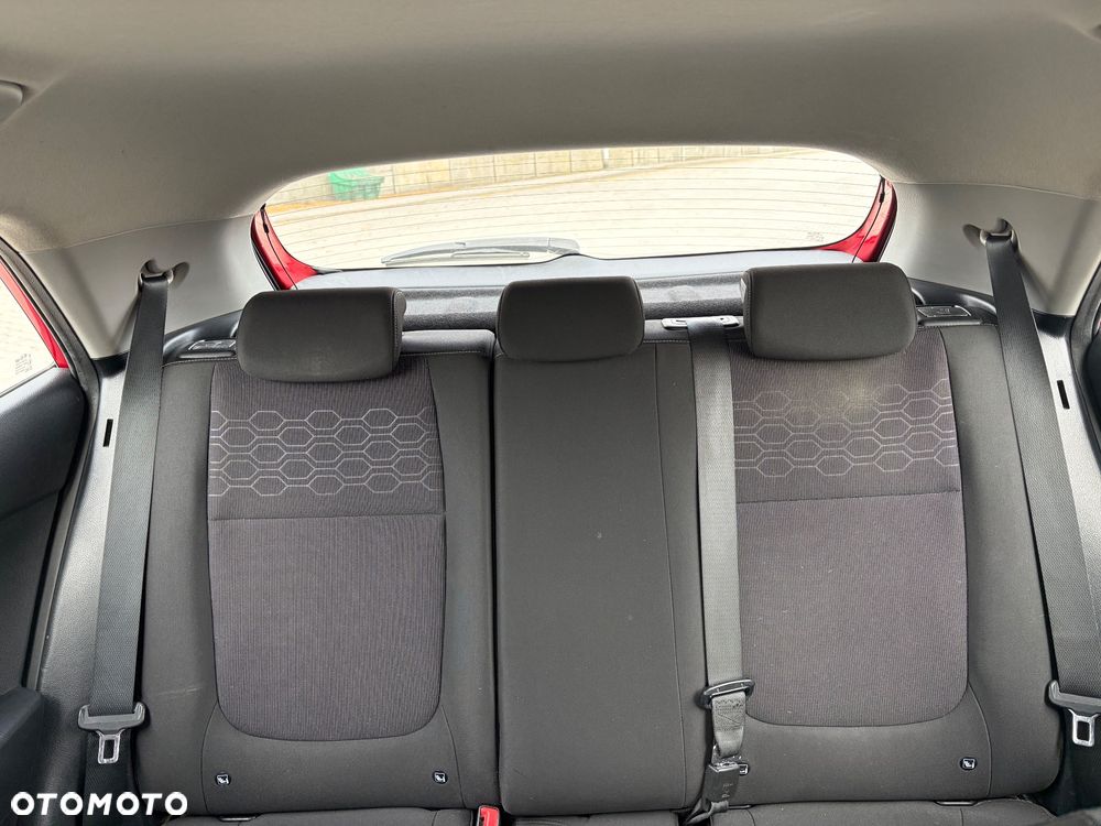 Kia Rio 1.2 L - 11