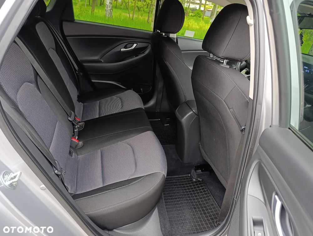 Hyundai i30 1.5 DPI Classic + - 17