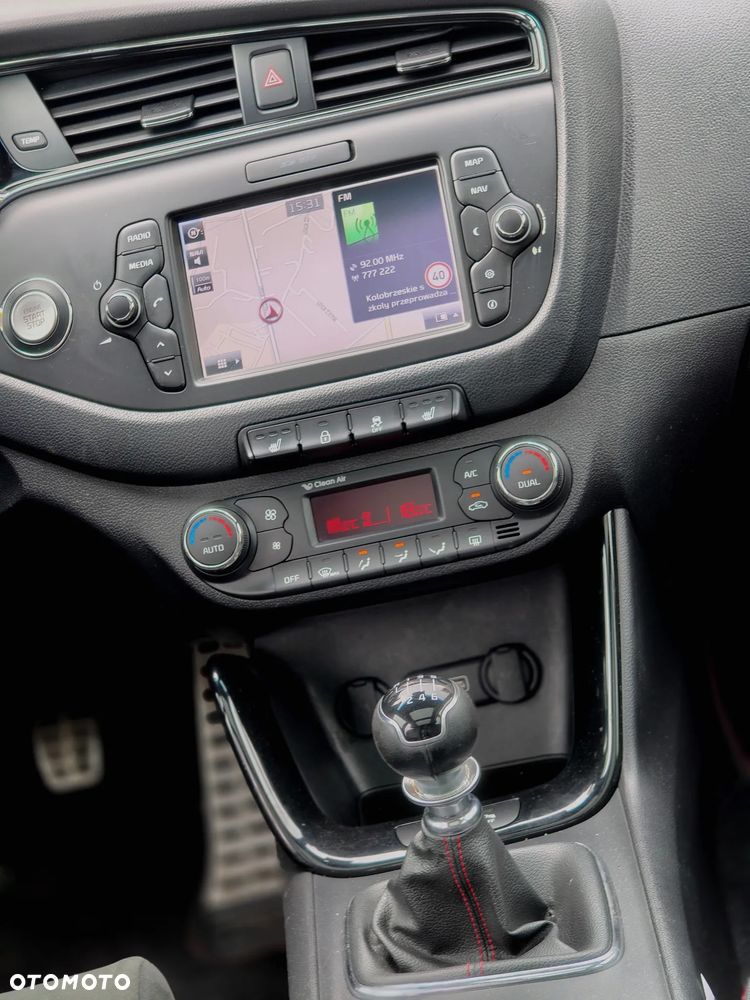 Kia Ceed - 14