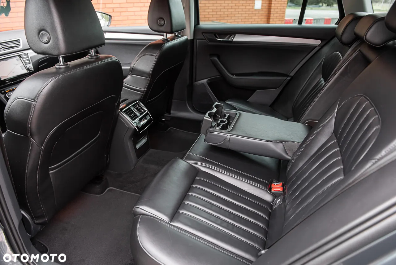 Skoda Superb 2.0 TDI DSG L&K - 24