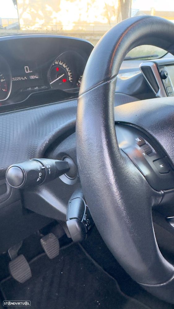 Peugeot 208 1.2 PureTech Signature - 11