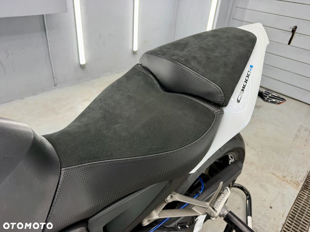 Honda CB - 11