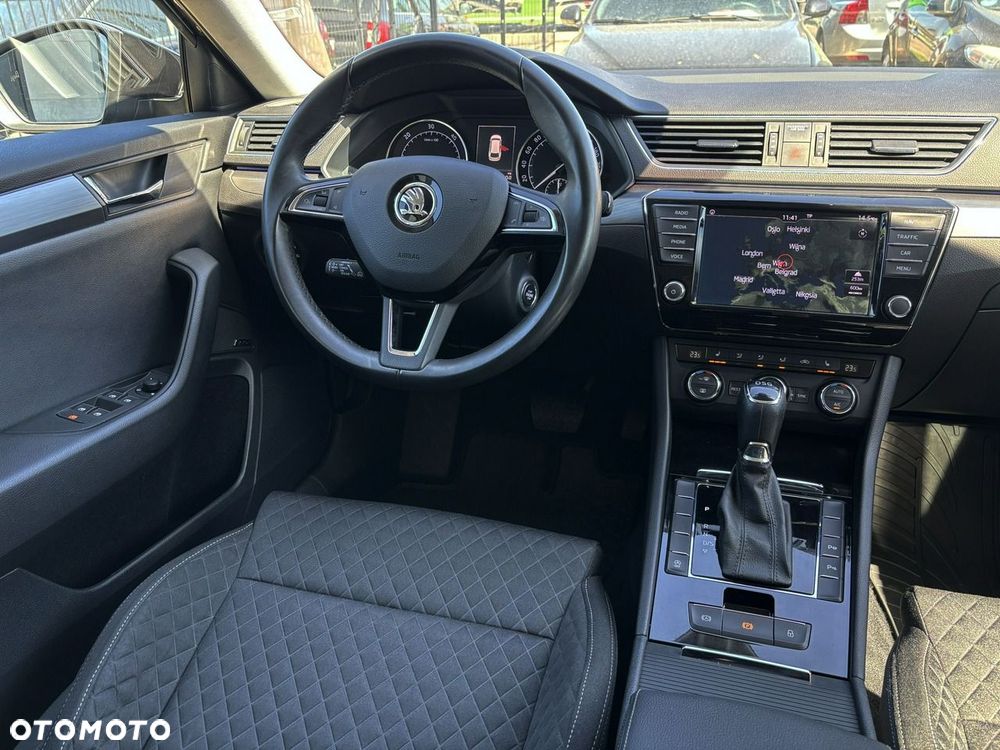 Skoda Superb 2.0 TDI Sportline DSG - 28