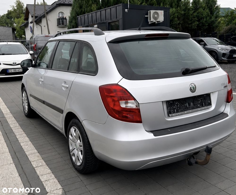 Skoda Fabia 1.6 16V Ambiente - 2