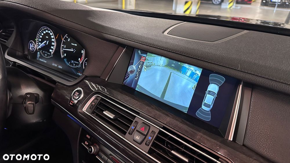 BMW Seria 7 740d xDrive - 37