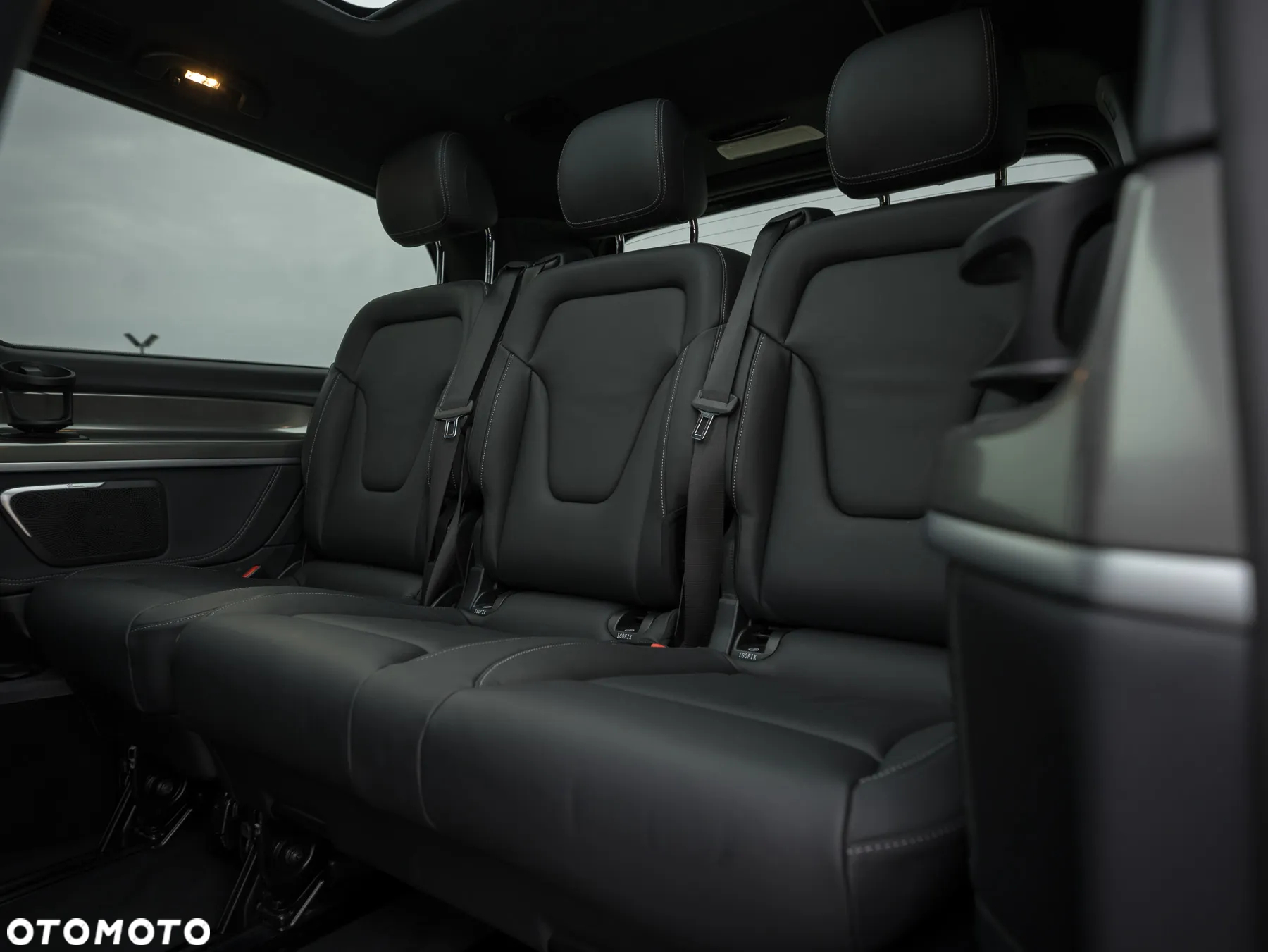 Mercedes-Benz Klasa V 300 d 4-Matic Exclusive 9G-Tronic (d³ugi) - 24