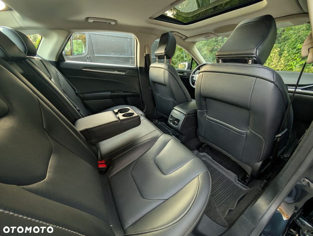Ford Fusion - 21