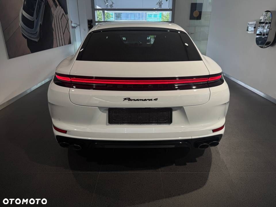 Porsche Panamera 4 E-Hybrid PHEV - 8