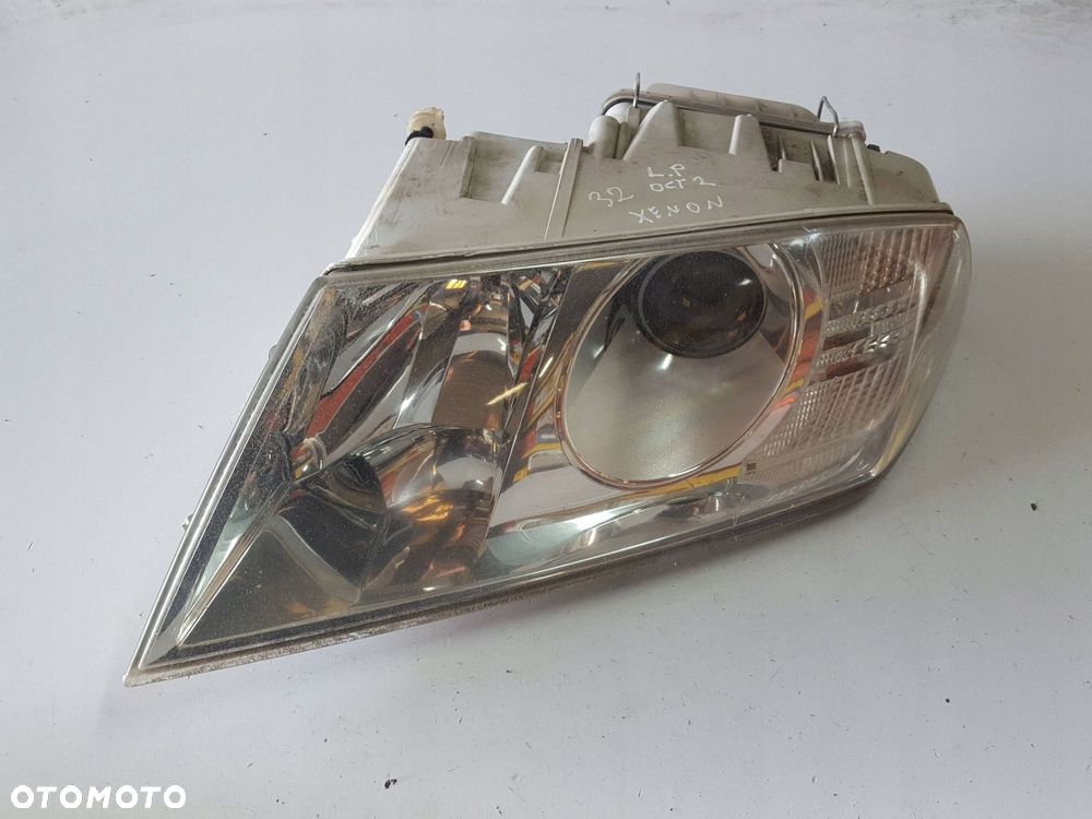 SKODA OCTAVIA 2 II 04-07r LAMPA XENON LEWA PRZÓD ANGLIK - 1
