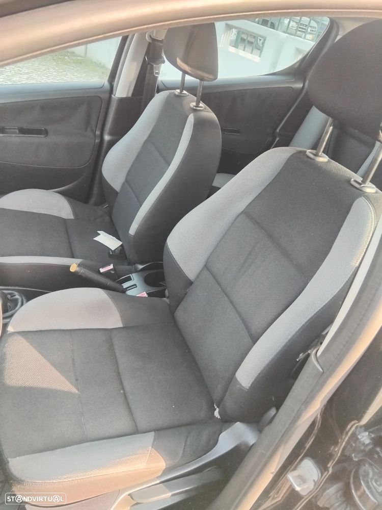 Peugeot 207 1.4 16V Trendy - 6