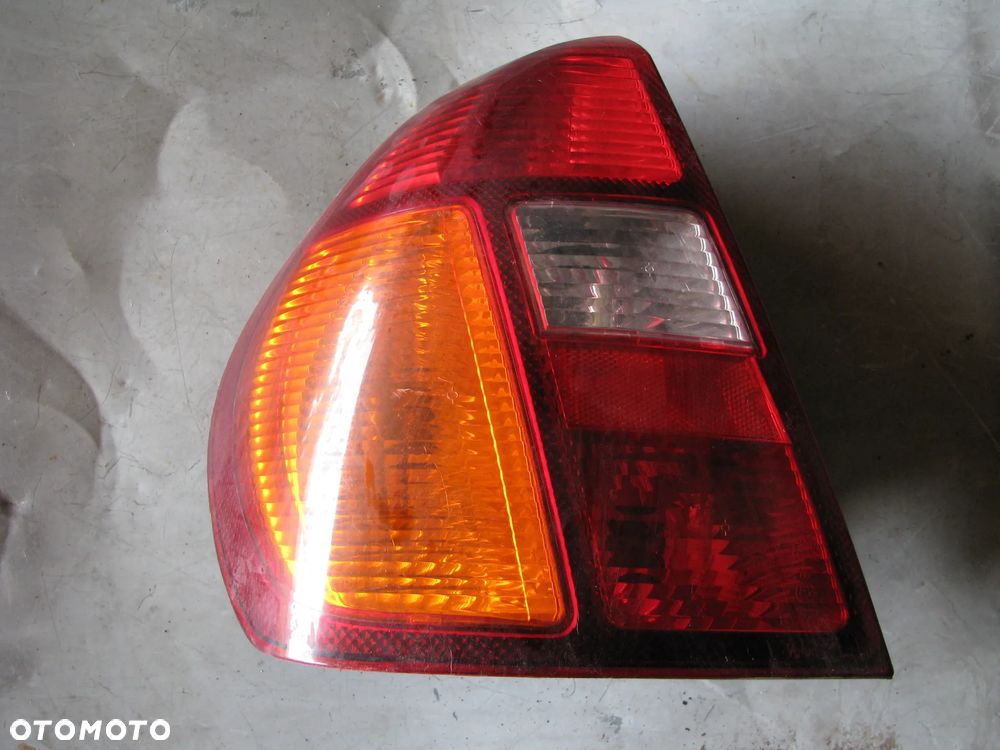 LAMPA LEWA TYLNA RENAULT THALIA I 8200054300