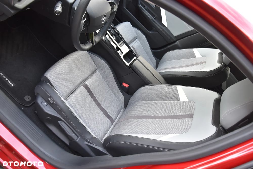 Opel Astra 1.6 T Plug-in Hybrid Elegance - 22