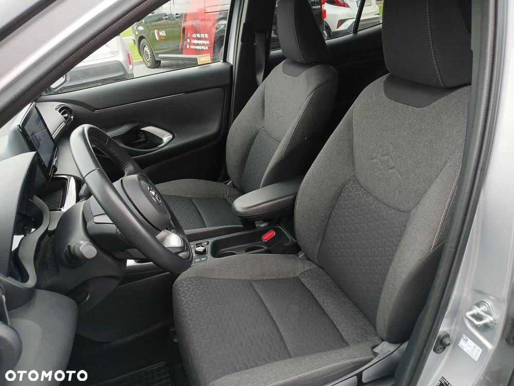 Toyota Yaris Cross Hybrid 1.5 Comfort 4x4 - 15