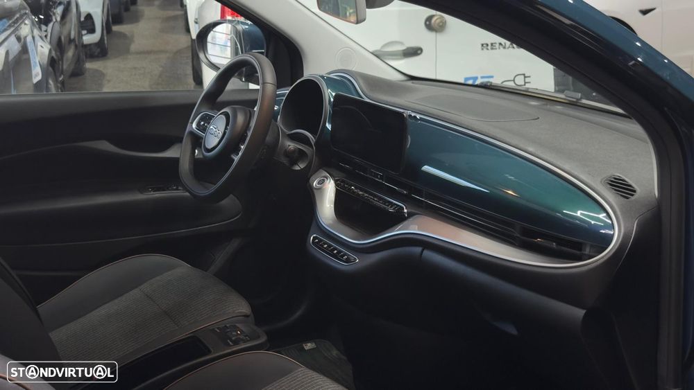 Fiat 500e 3 + 1 42kWh Icon - 34