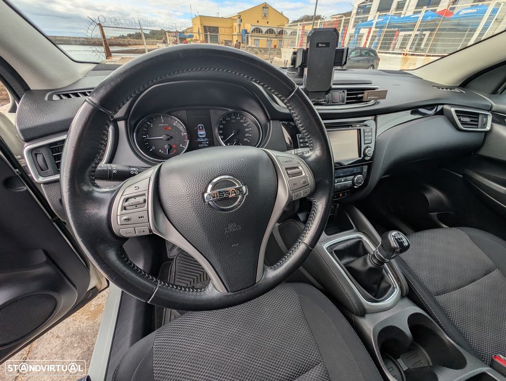 Nissan Qashqai 1.5 dCi N-Connecta - 6