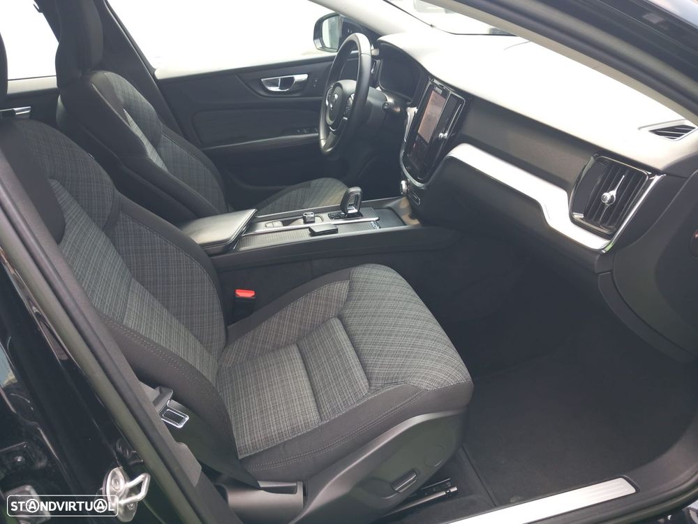 Volvo V60 2.0 D4 Momentum Geartronic - 11