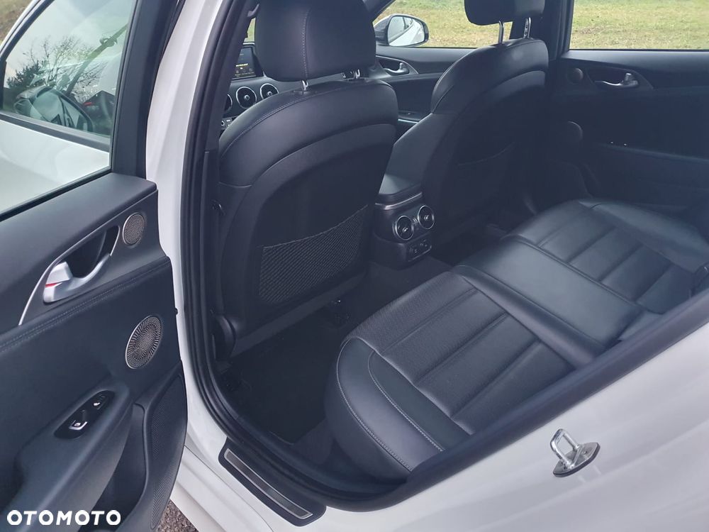 Kia Stinger 2.0 T-GDI GT Line - 13