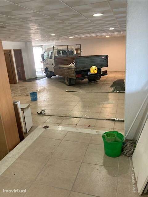 Armazém para arrendar em Carnaxide - Grande imagem: 3/10