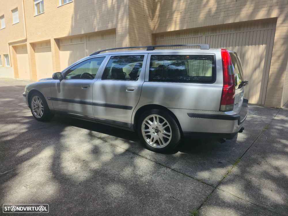 Volvo V70 2.4 D5 - 10