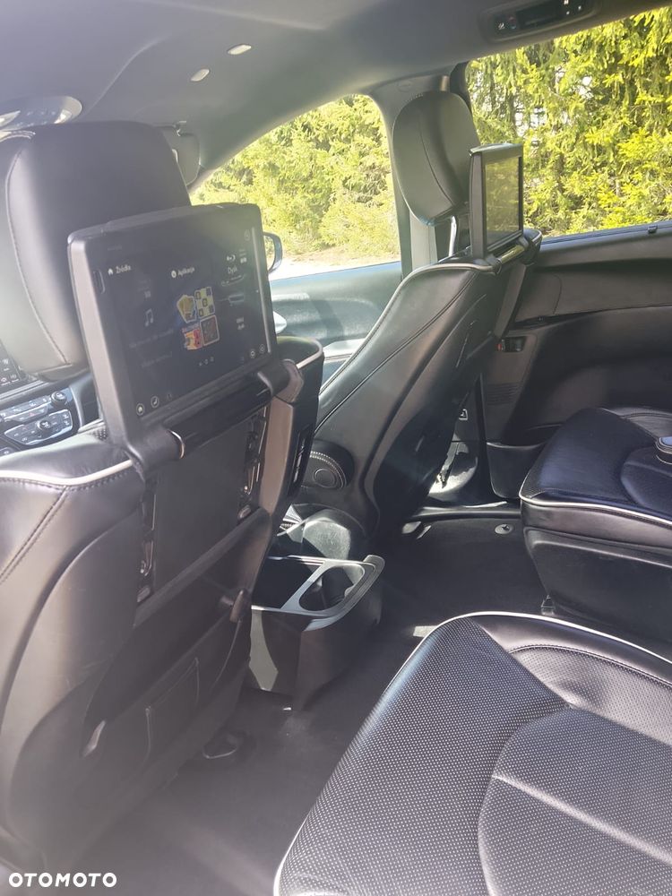 Chrysler Pacifica - 9