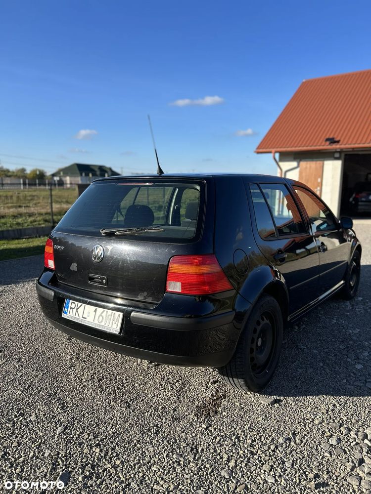 Volkswagen Golf 1.6 - 7