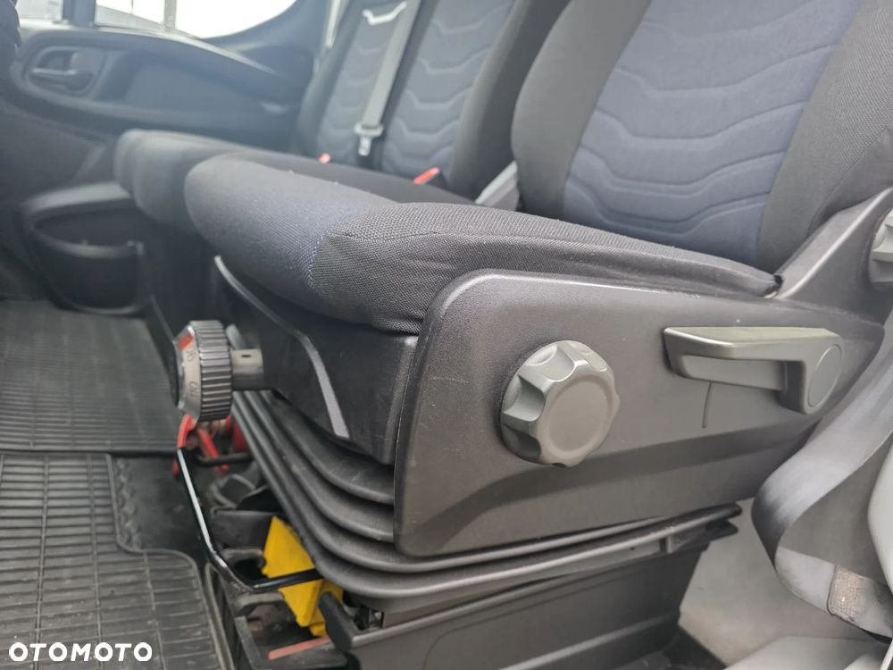 Iveco 35S16V L3H2 Średniak Krajowy Ledy Hak - 16