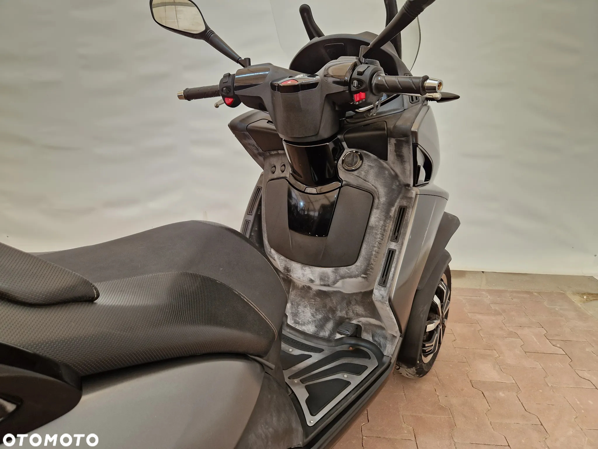 Peugeot Metropolis - 25