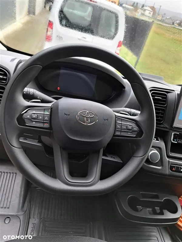 Toyota Proace Max - 8