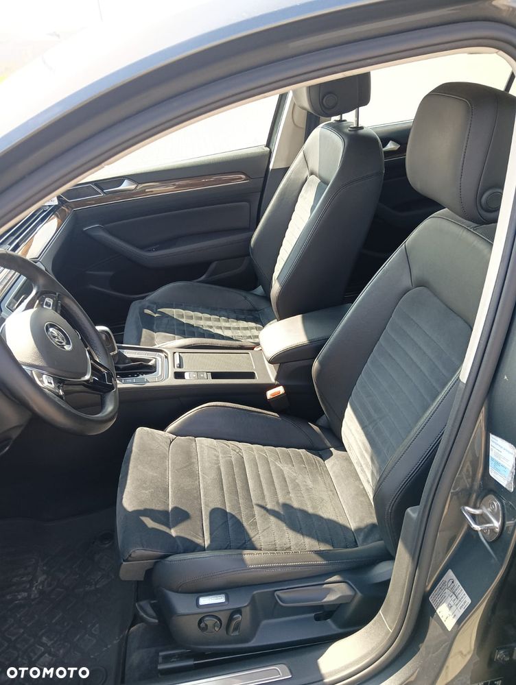 Volkswagen Passat 2.0 TDI SCR DSG Highline - 28